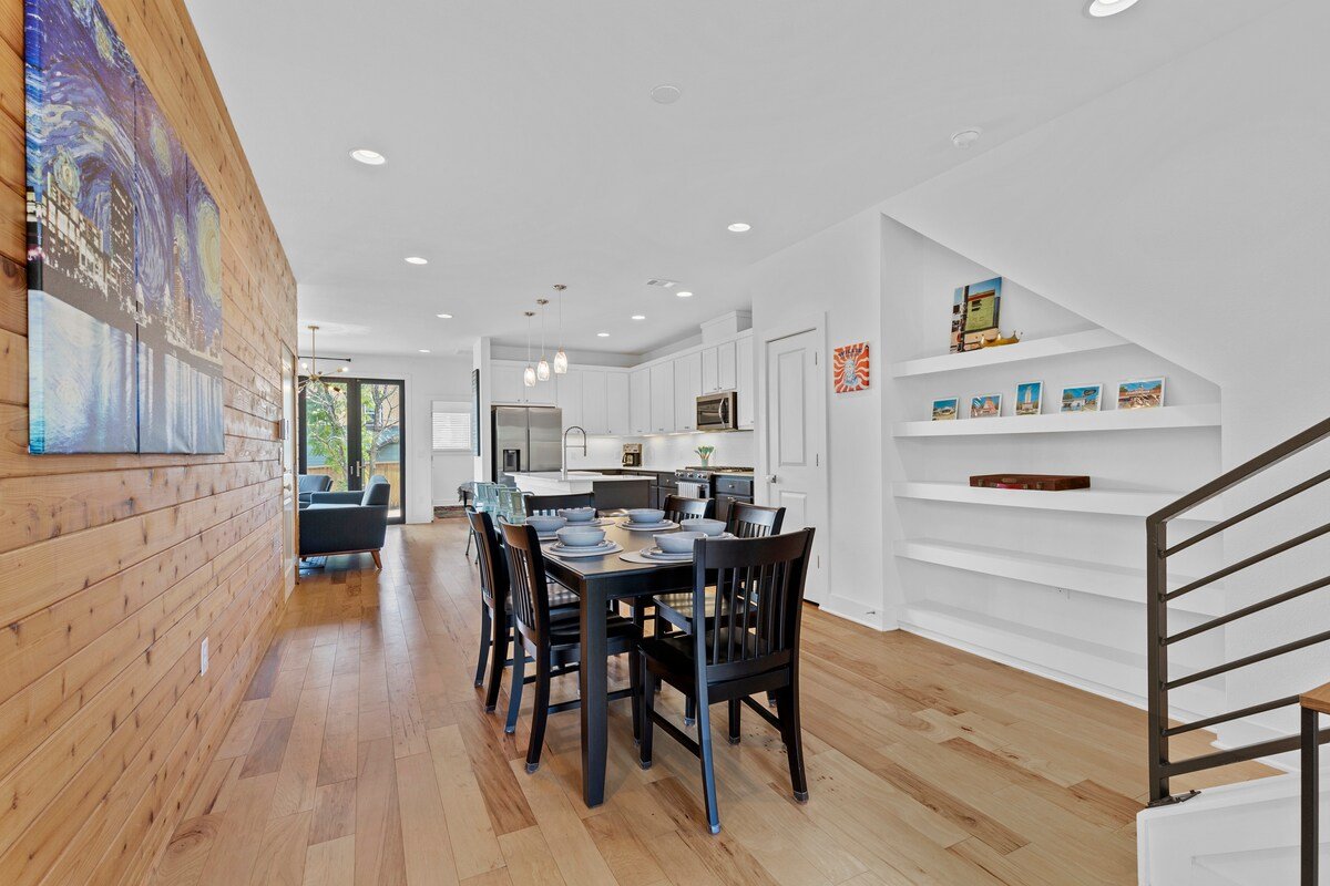 In The Middle Of It All gallery image 3