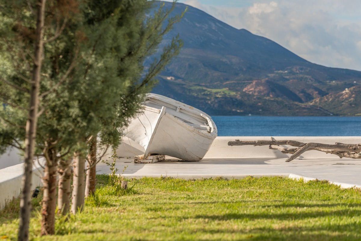 White Villa Milos gallery image 5