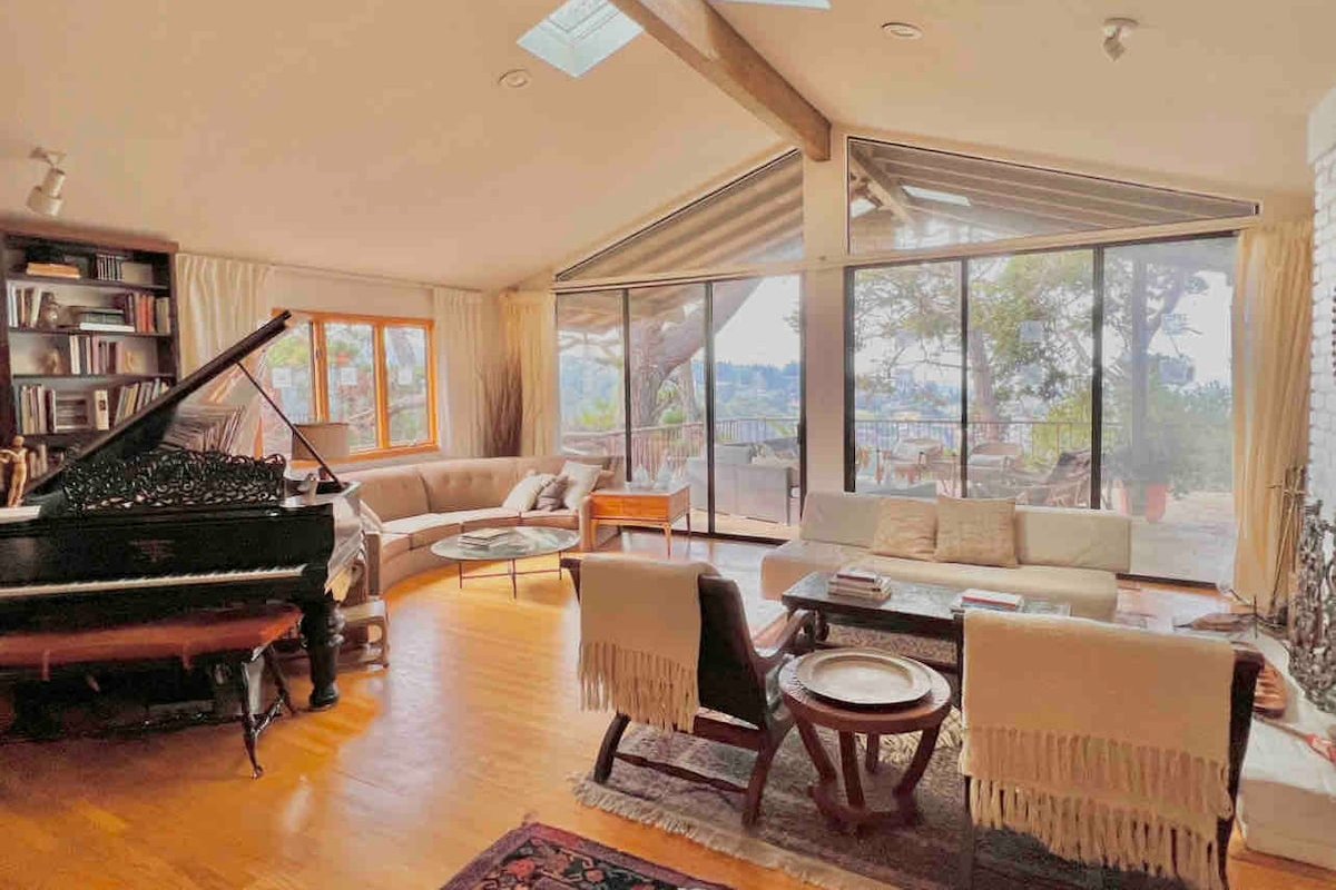 Panoramic Bay Views Sanctuary gallery image 4