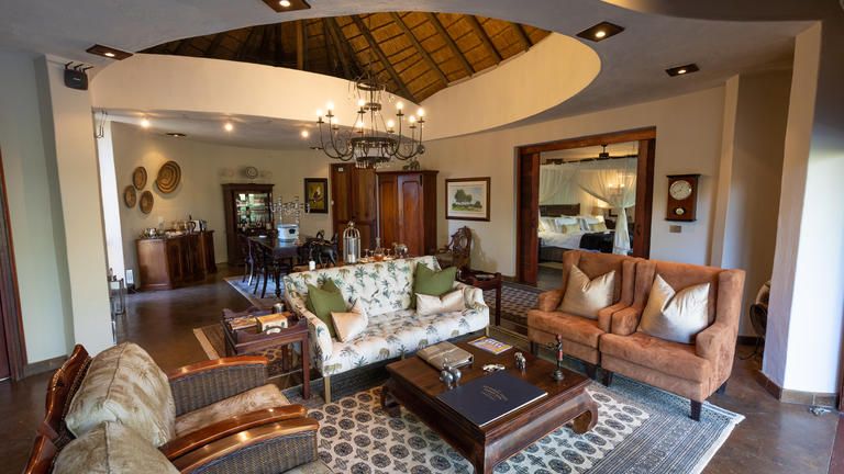 Tintswalo Safari Baines Presidential Suite