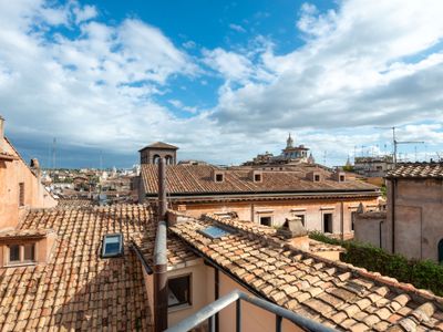 Lodging with view in front of Chiesa Nuova Dome