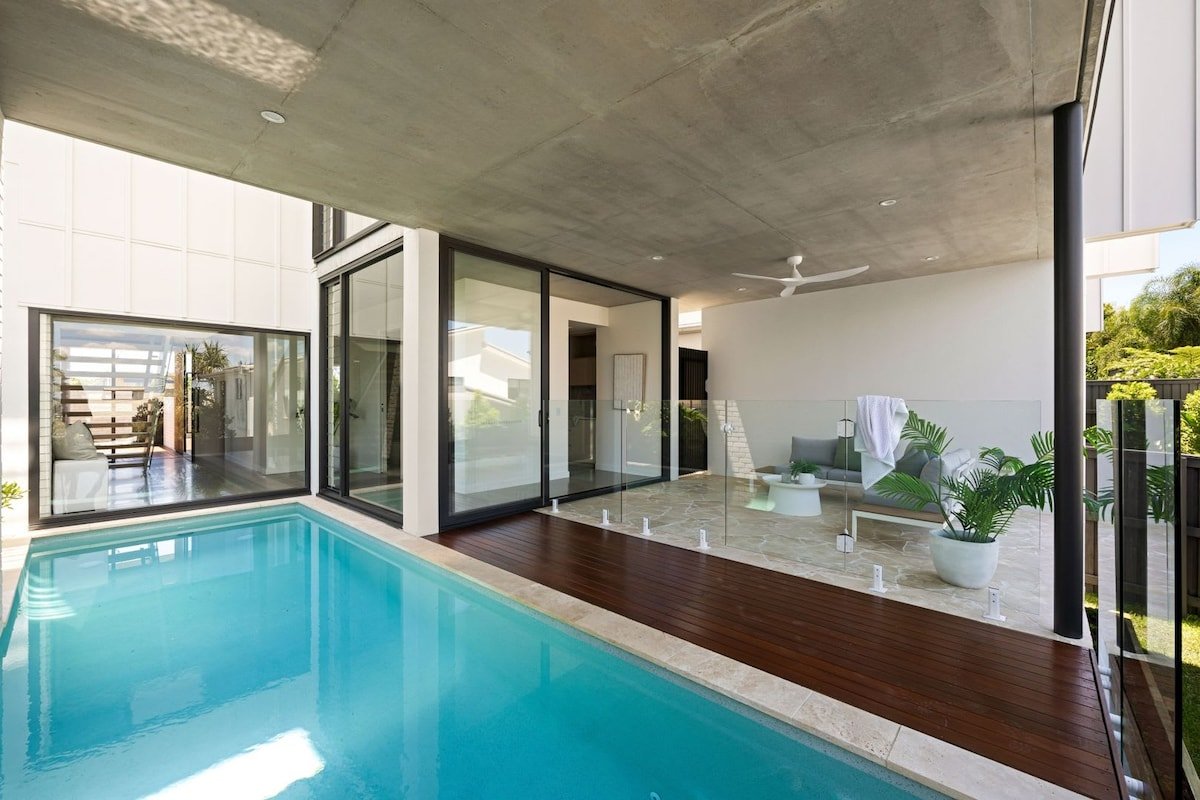 The Skyview – Panoramic Beach House with Lap Pool gallery image 5
