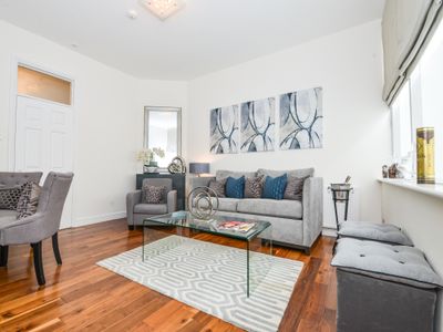 Stunning Spacious 2bed 2bath Baker Street