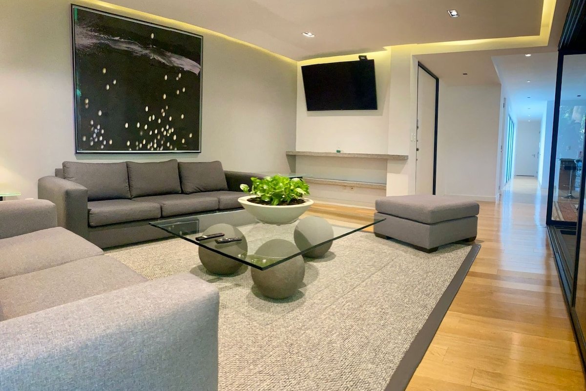 Cozy & elegant 2BD, 2.5BA with PT in Polanco. gallery image 5