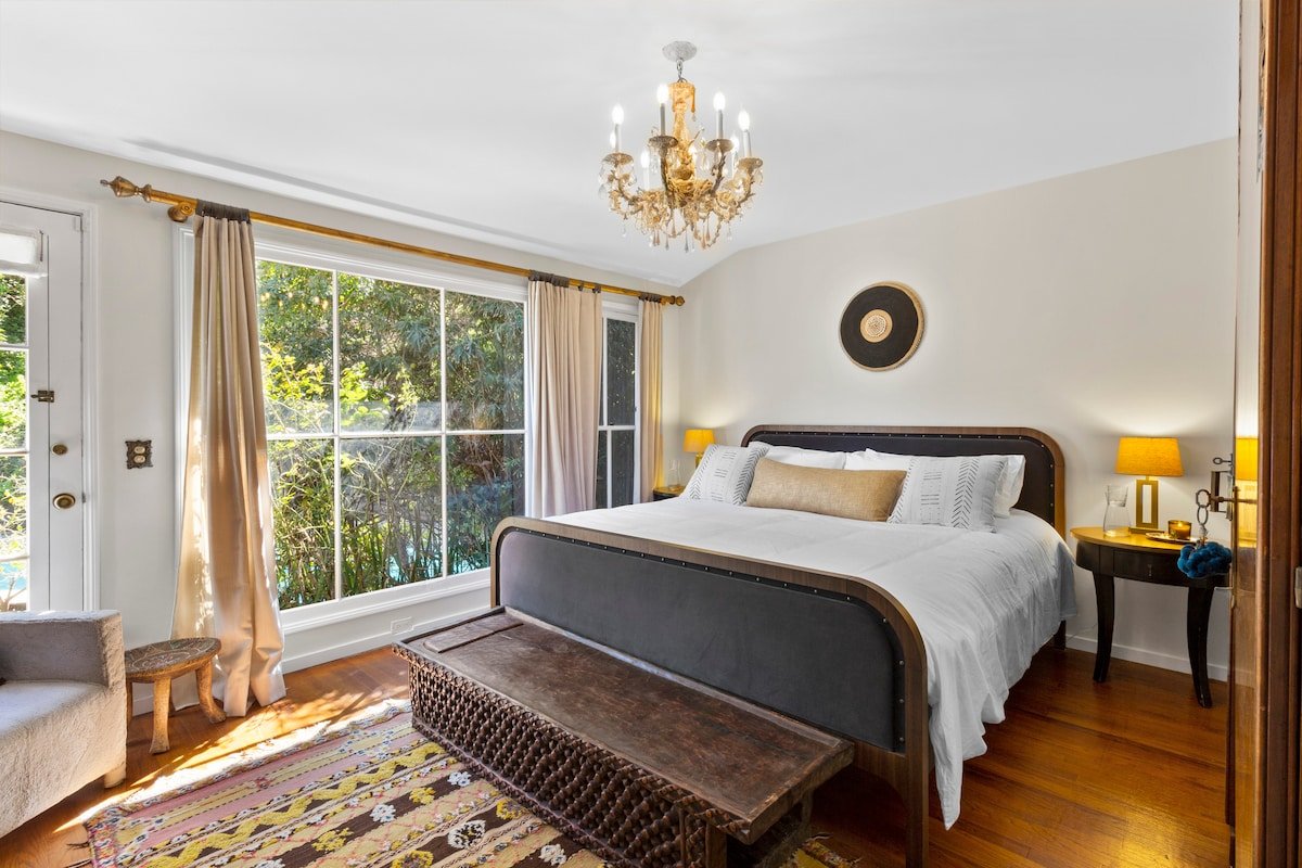 Charming Beverly Hills Oasis gallery image 5