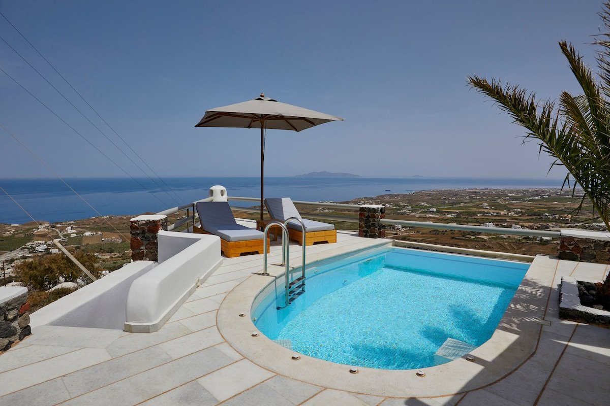 106. Hideaway Villa with Heated Pool and Sea View gallery image 5