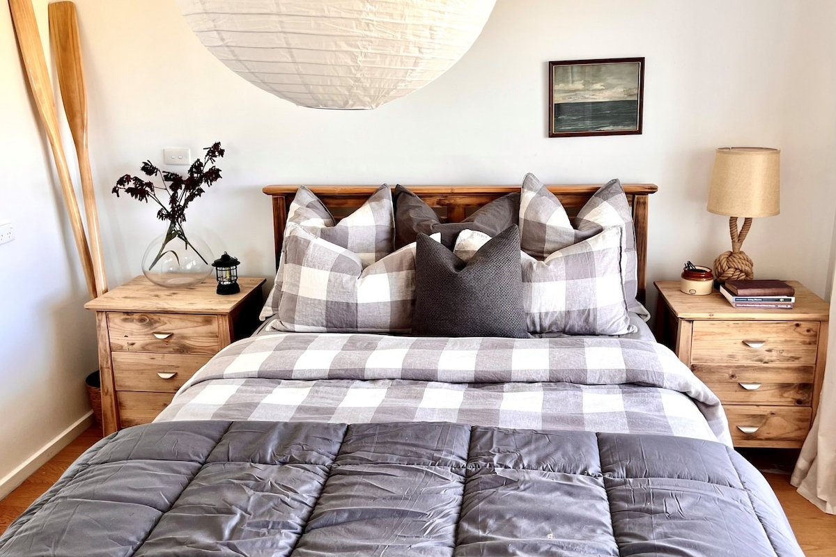 The Farmhouse-Historic Ocean View Homestead gallery image 4