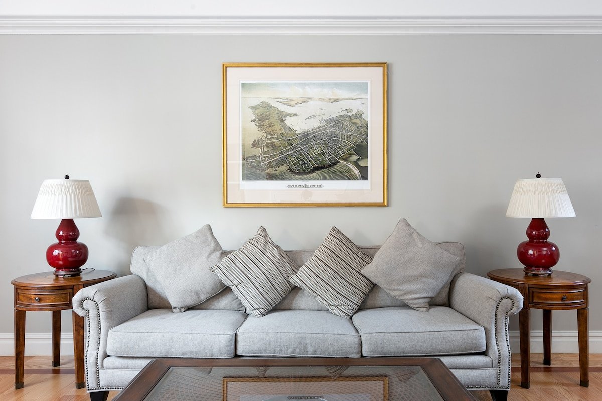 Pelham Court 3BR • Heart of Historic Newport gallery image 2