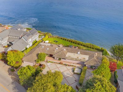 Relaxing Oceanfront Home just Minutes to Beaches
