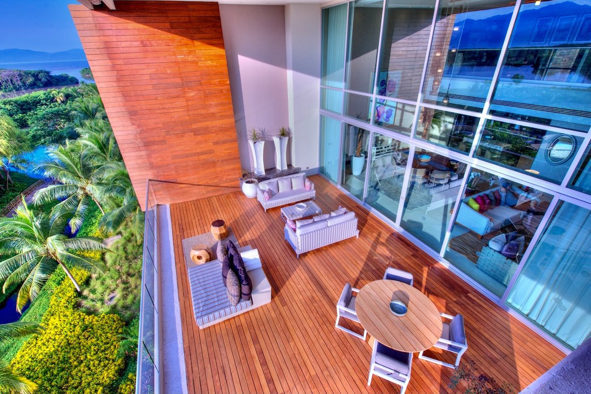 Grand Luxxe Residence Three Bedroom Loft – NVL