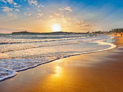 Now Trending – Entire Beach Home Walk to Beaches