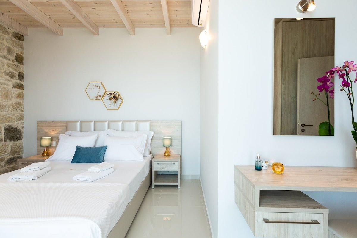 Villa Daphne Private pool, sea view, luxury, BBQ gallery image 5