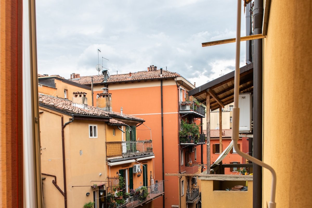 Morgana guarda il canale – Centro storico gallery image 3