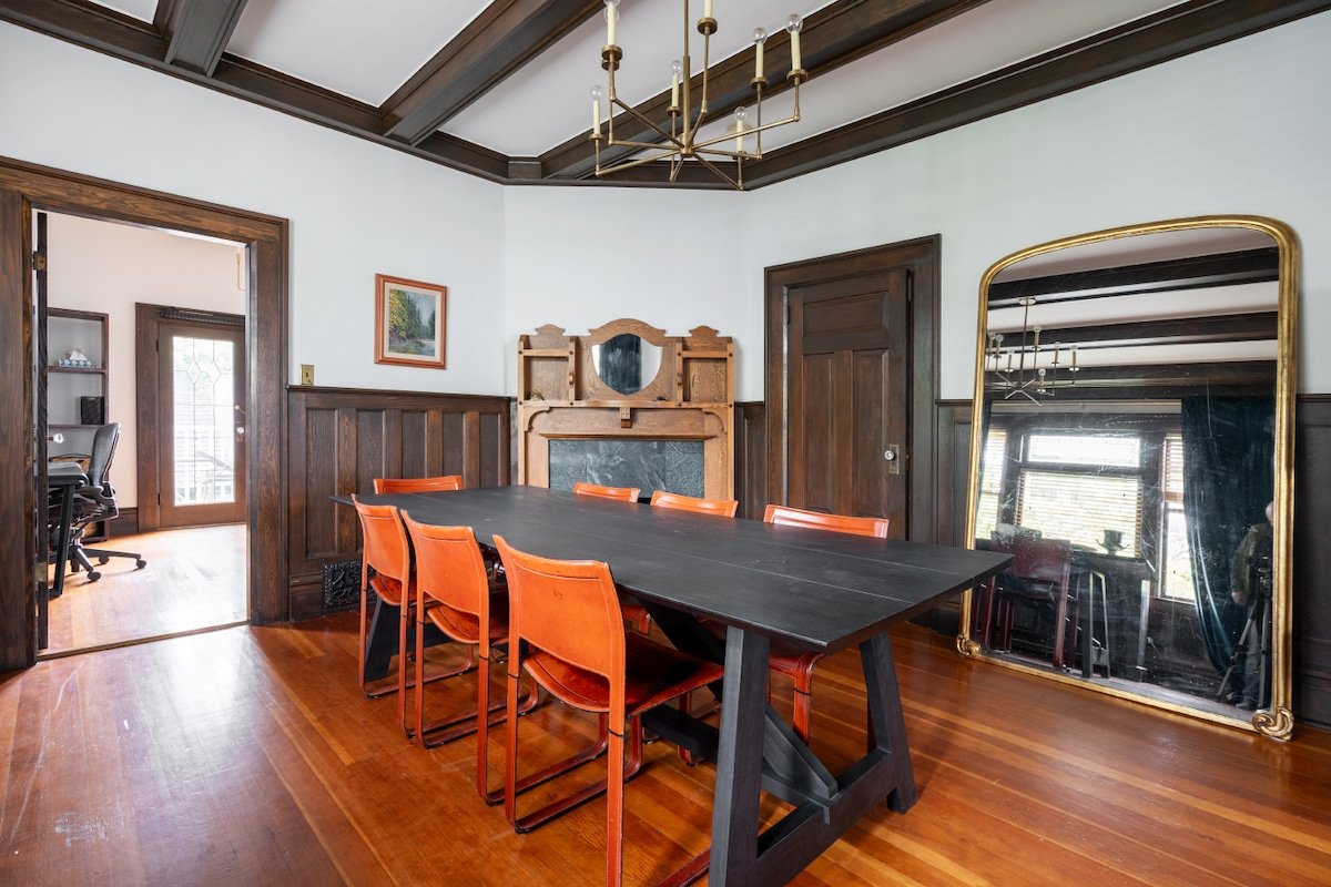 FULL House 3Beds With Patio 1.9km to Inner Harbour gallery image 5