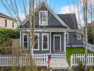 Modern & Warm City Oasis – Fire Pit