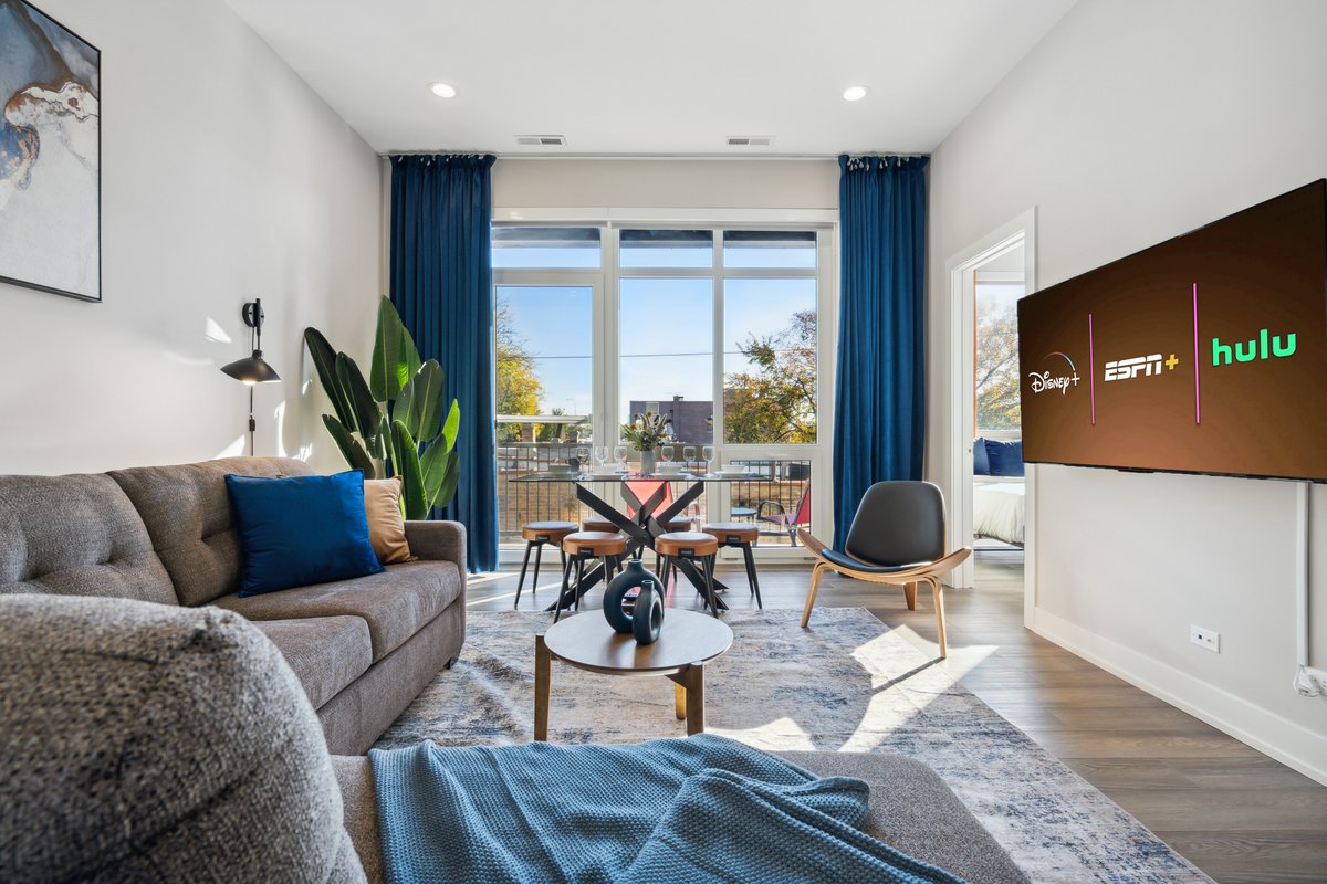 14min Dwnt Chicago 2Bath Free Garage Park &Balcony