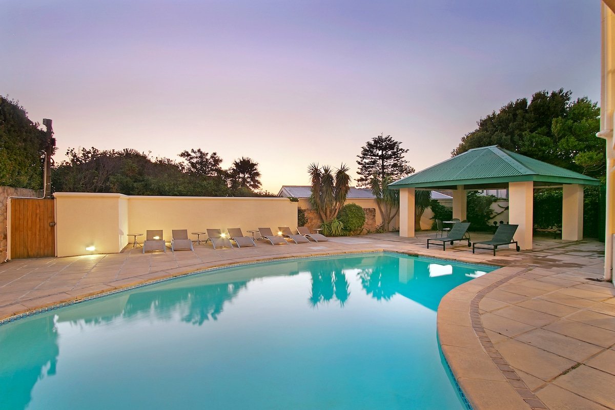 Merridew – Walking distance to Camps Bay Beach gallery image 3