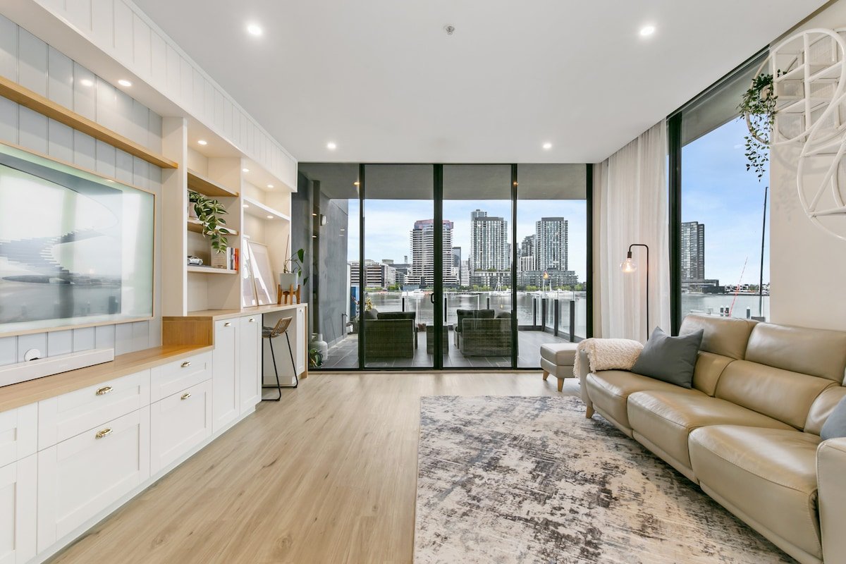 *Luxury 3bedroom 2.5bath 2 carparks harbour views* gallery image 4