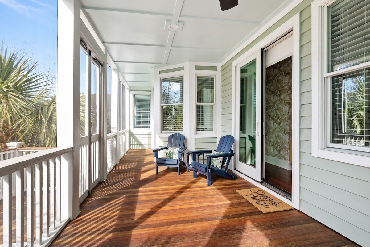 NEW! Steps to Beach! Heated Pool Elevator gallery image 4