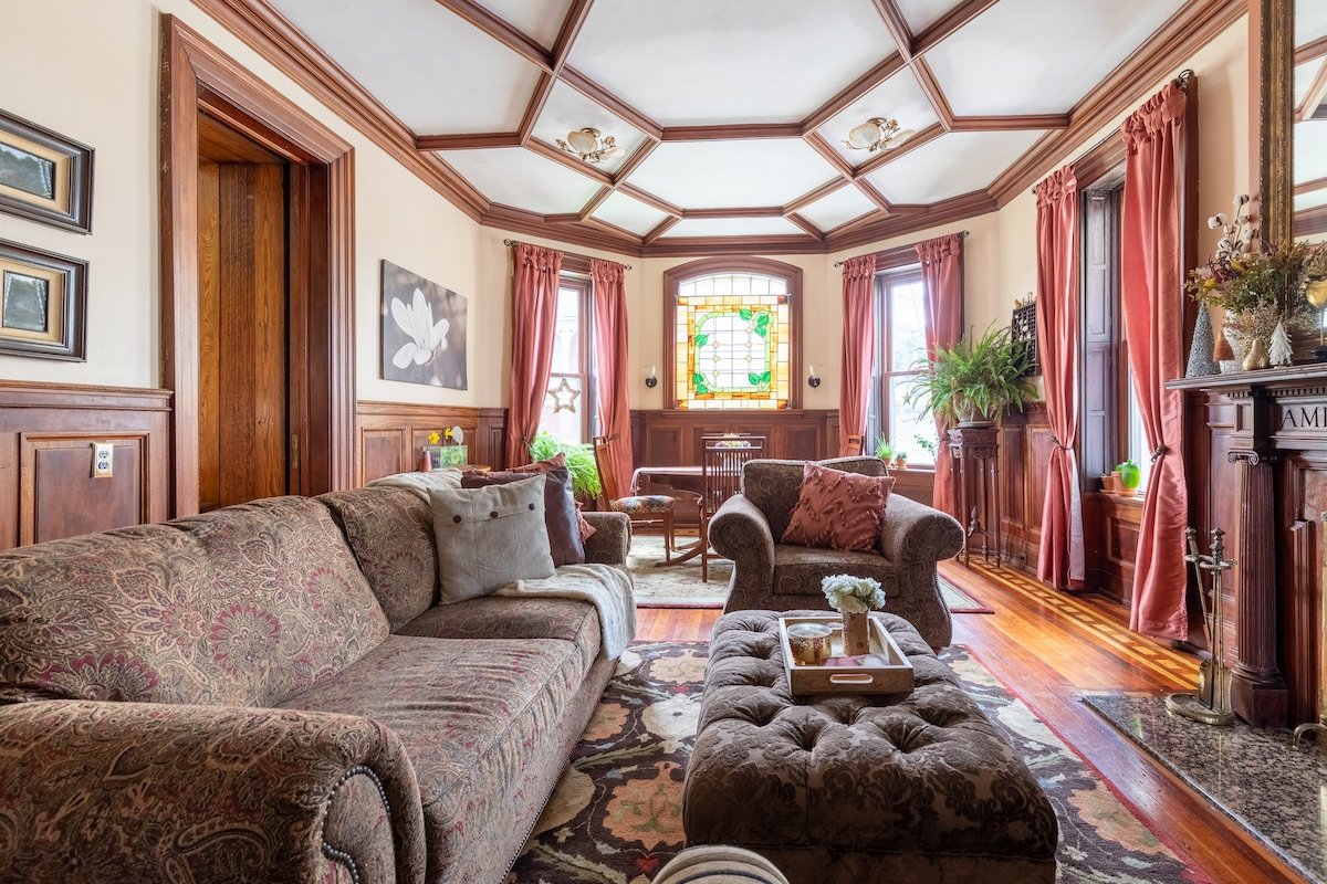 Mt Hope House: Large group historic house by UofR gallery image 5