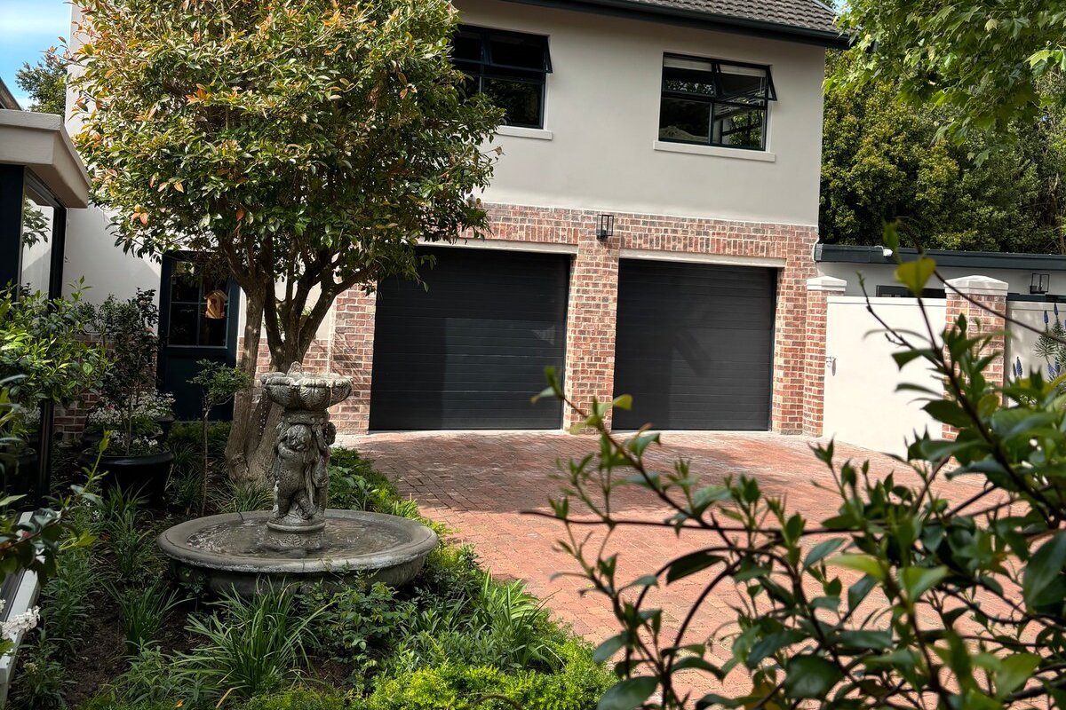 Charming family home in Upper Constantia gallery image 5