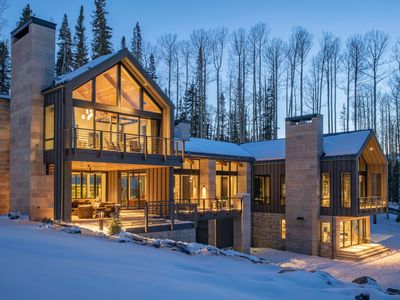 Modern Home, Hot Tub, Guest House | By InvitedHome