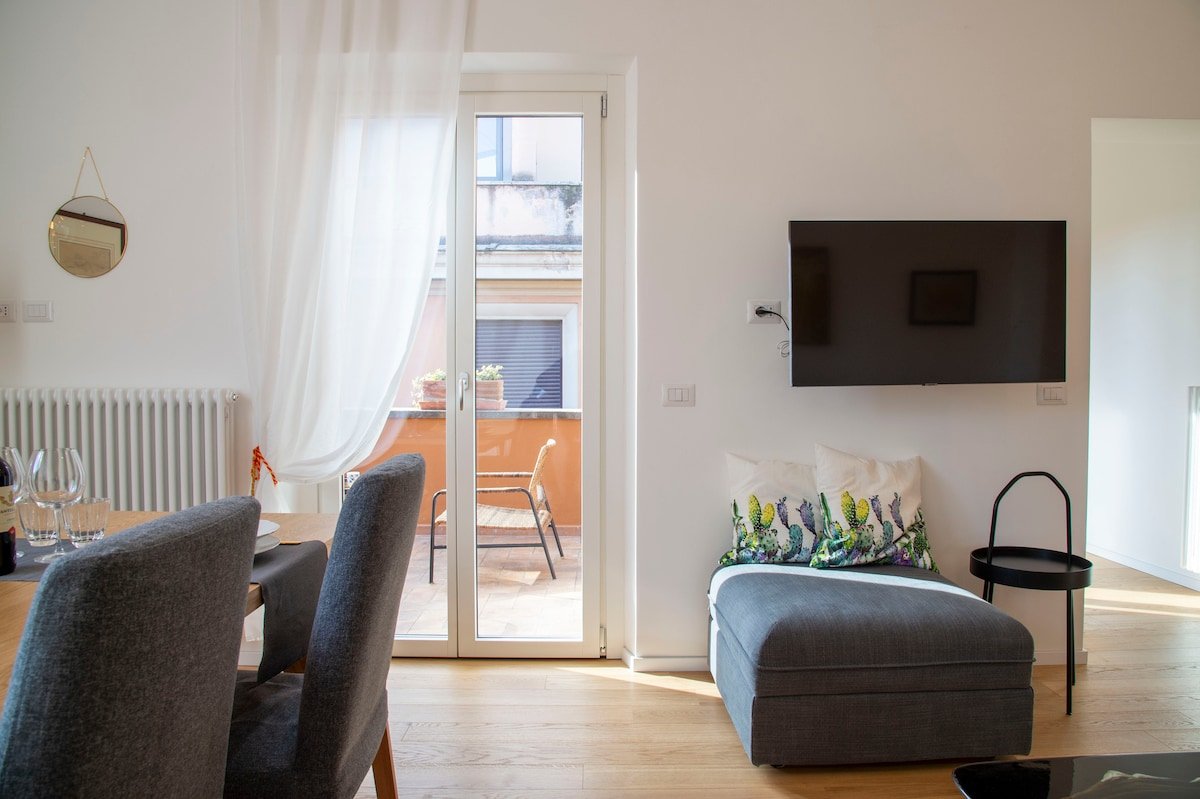 DIECI at Spanish Step – Belsiana Luxury Apartment gallery image 4