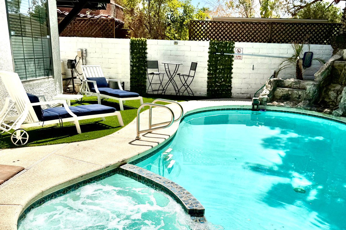 52-Reviews!-20% DiS- Nstrip, 4Bdr 4-Bth pool &Jacz