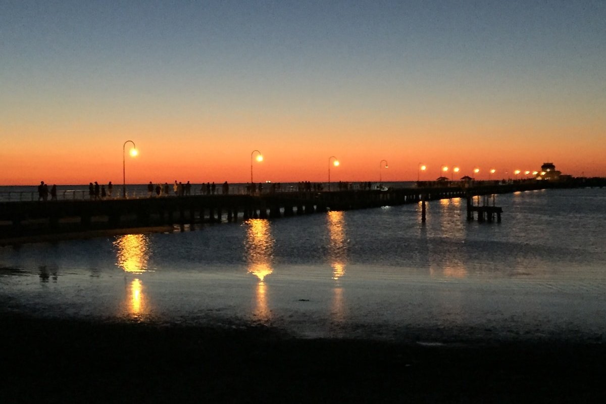 Huge 2 bed/2 bathrm apartment in heart of St Kilda gallery image 5