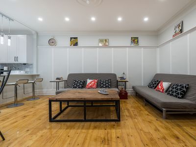 4 BEDROOMS SLEEP 8 10 12 14 16 DOWNTOWN MONTREAL