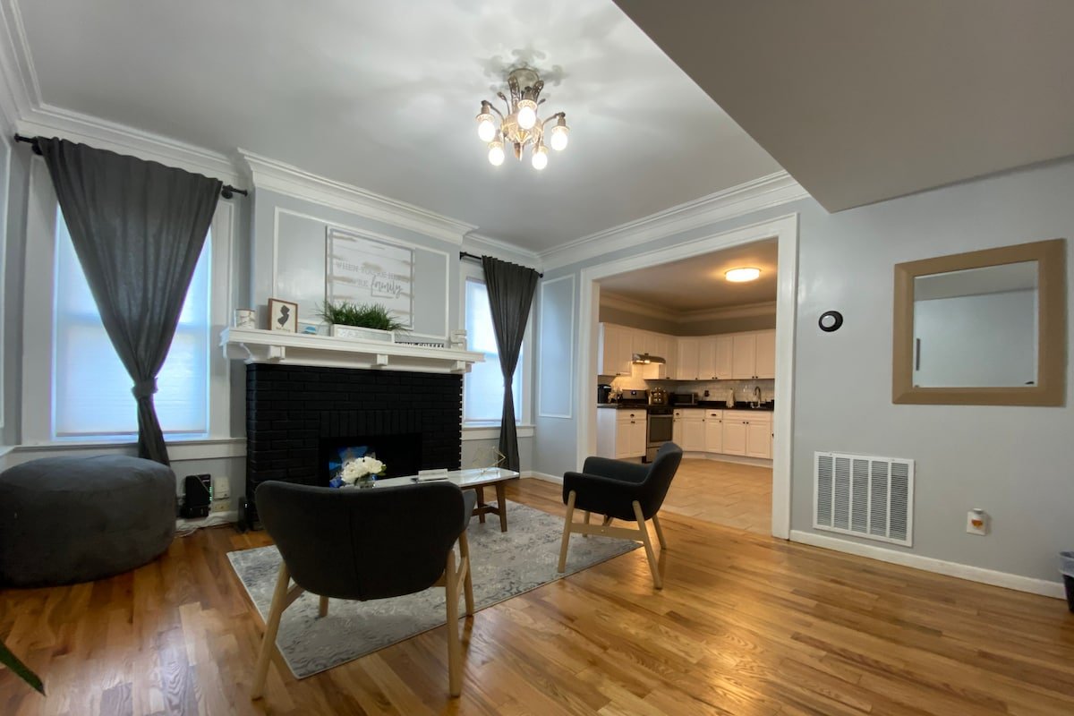 Modern 4 bedrooms Apartment with TV&WiFi gallery image 2