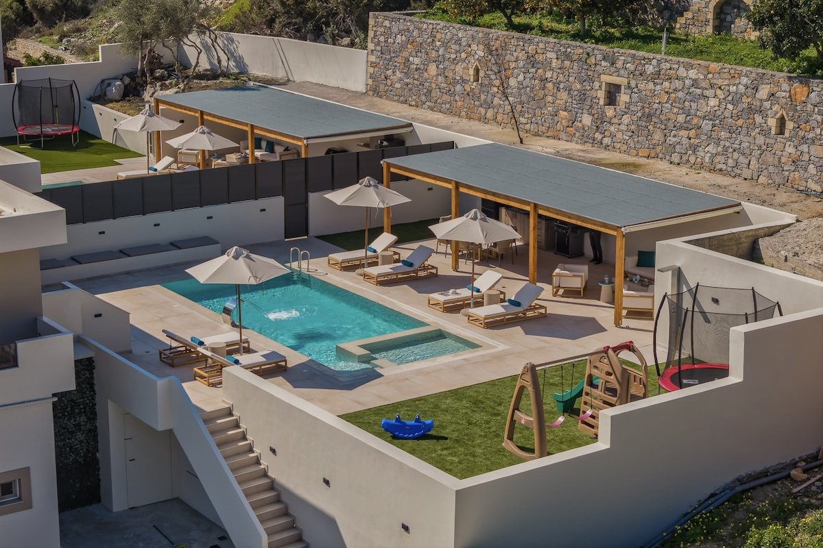 Elysian Villas – With 2 Private Pools gallery image 3