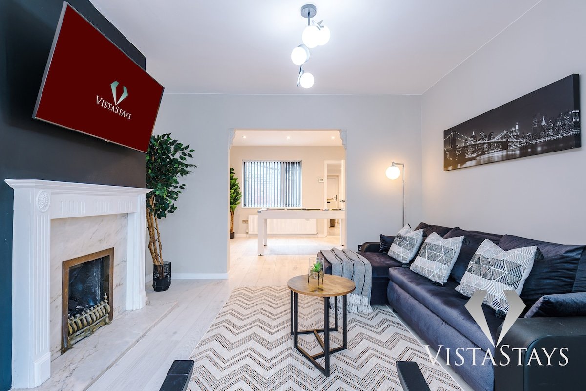 Long Stay | Pool Table • PS4 • Netflix • Parking gallery image 4