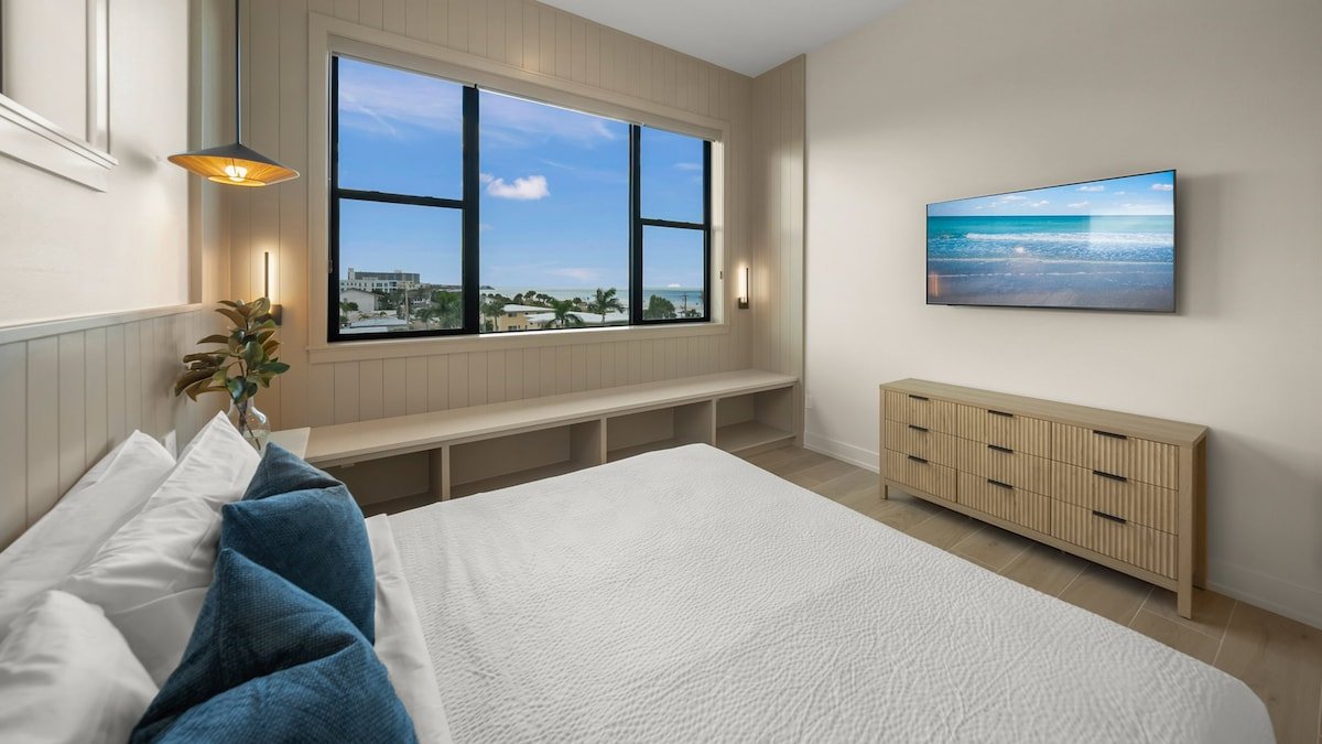 Over The Top – Waterslide, Movie Room/Sports Ct gallery image 4