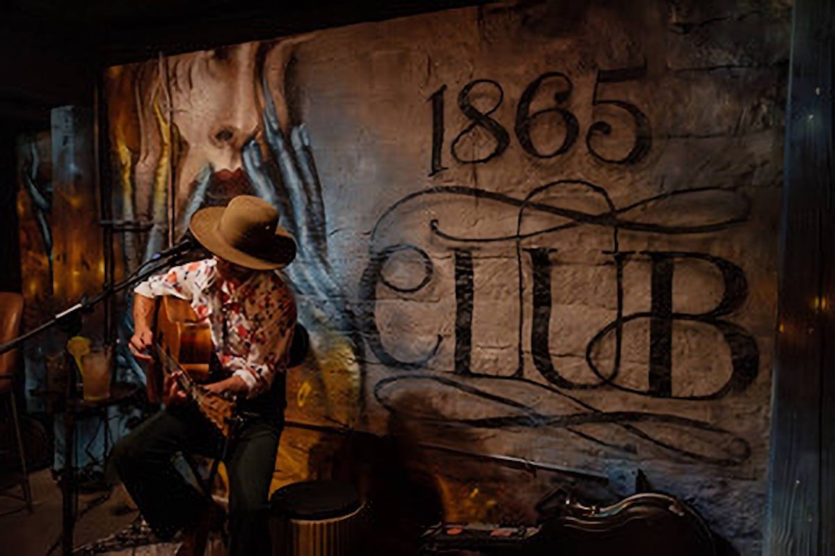 TB One / Combo of Two Luxury Condos / Large Groups gallery image 3