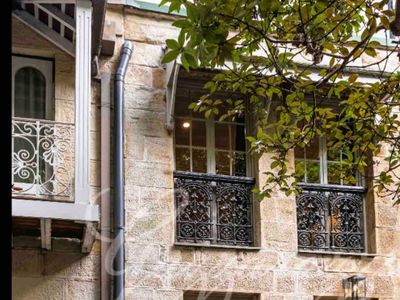 A Touch of Soho: Luxurious Sandstone Residence