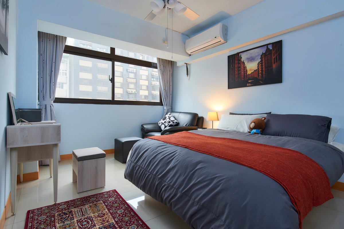 H&K 3/2 SOGO SOHO at Zhongxiao Fuxing