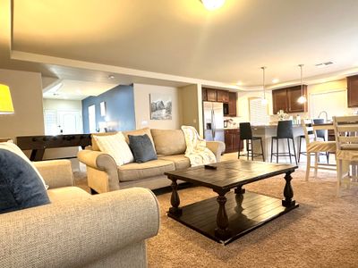 Comfortable house 5BD 3.5BA 3STORY 10BEDS 16 SLEEP