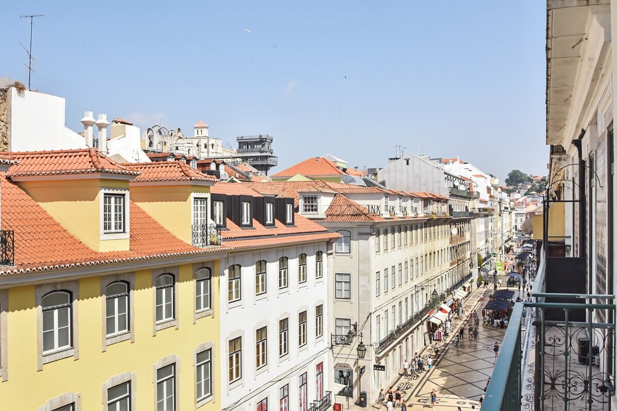 Augusta Residence 2 bed Juliette Balcony Great Views gallery image 4