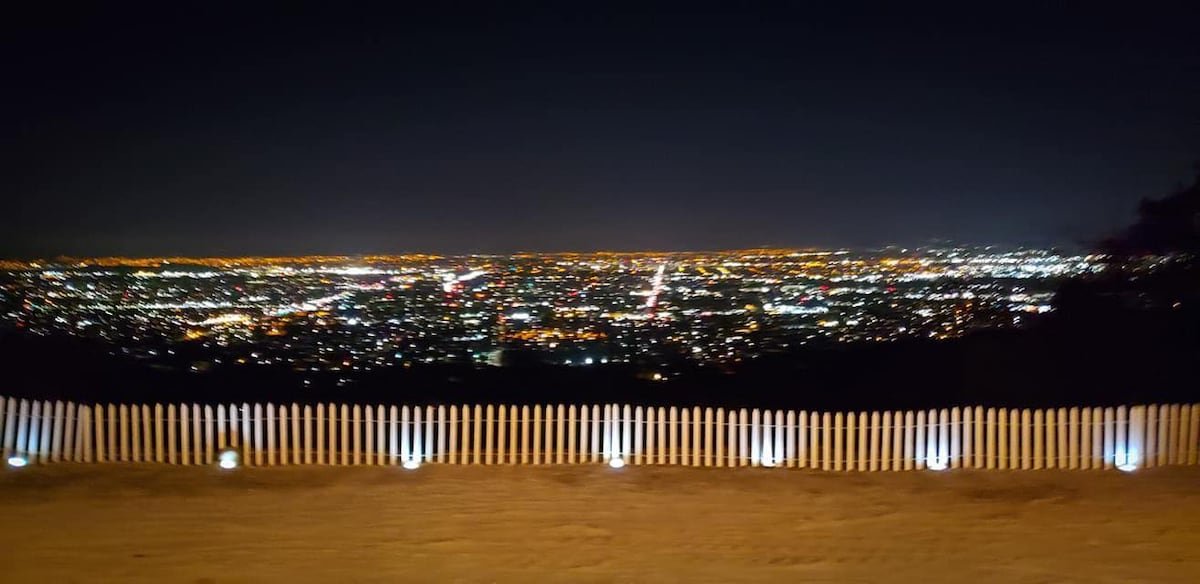 Peaceful Residence overlooking City gallery image 3