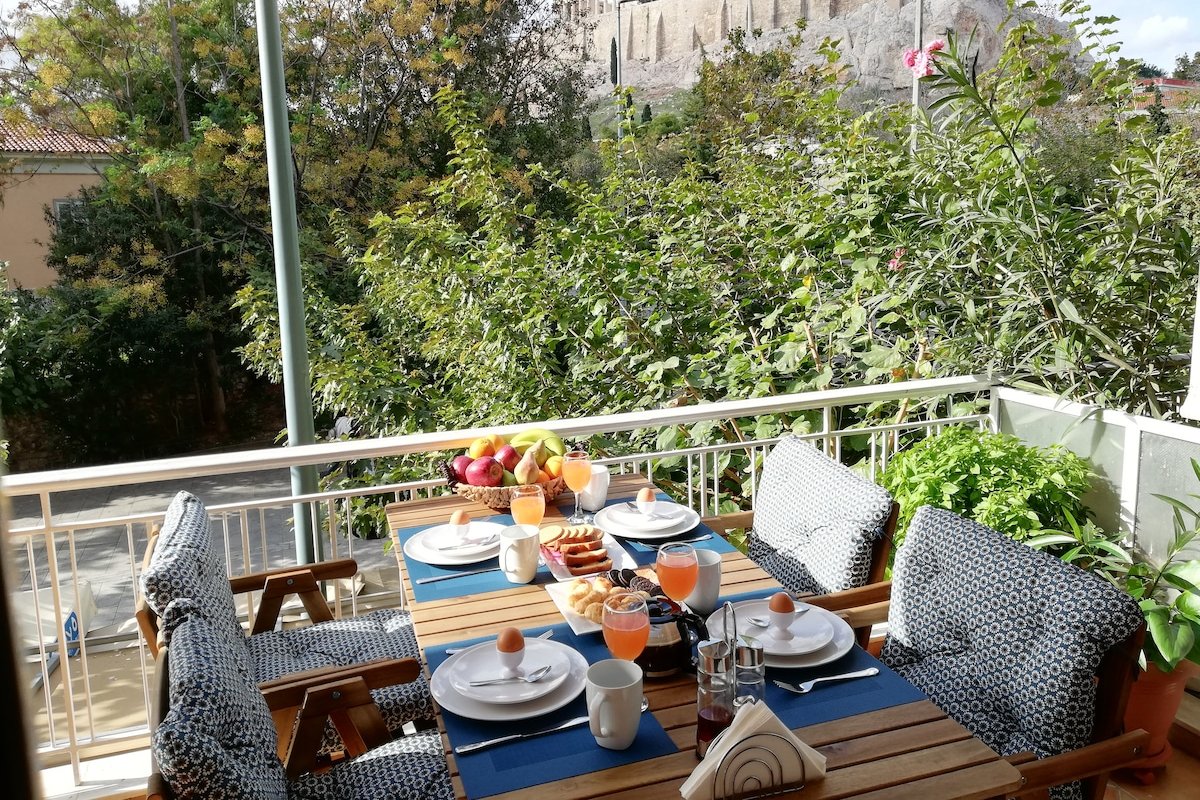 PARTHENON VIEW APT gallery image 2