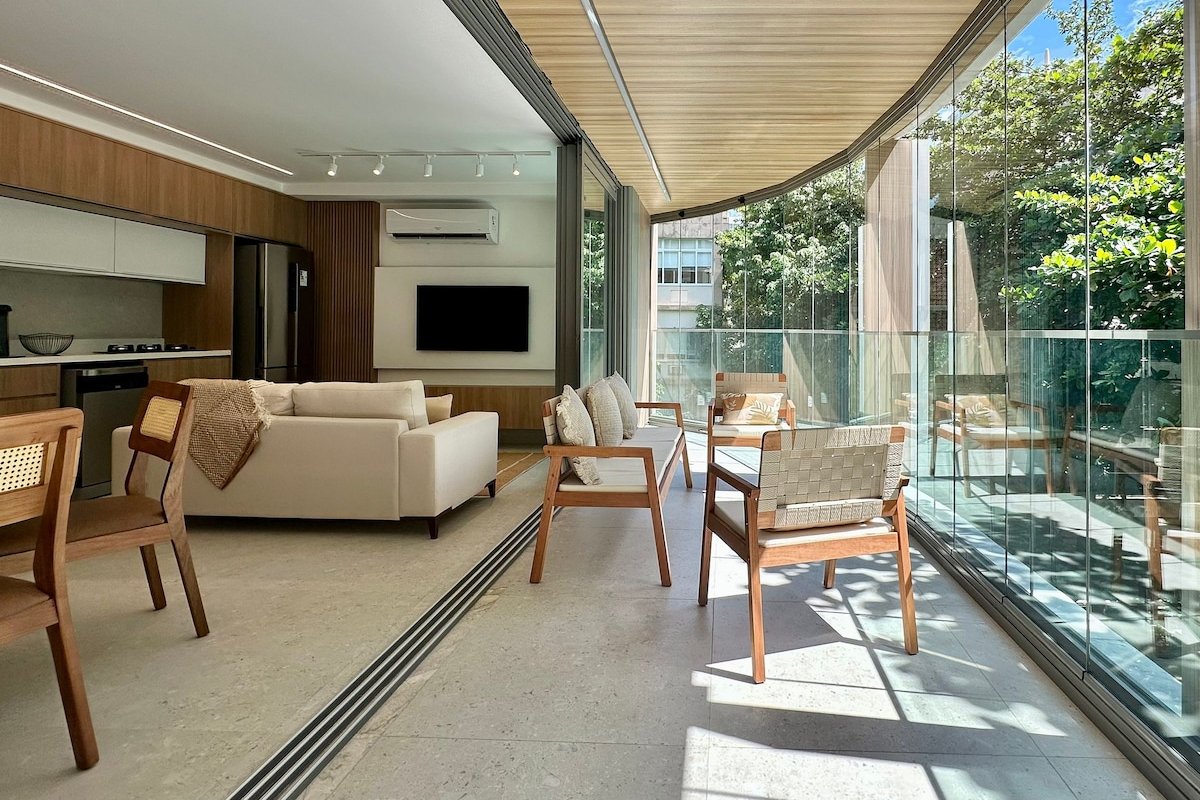 Exclusive apartment with balcony in Leblon gallery image 2