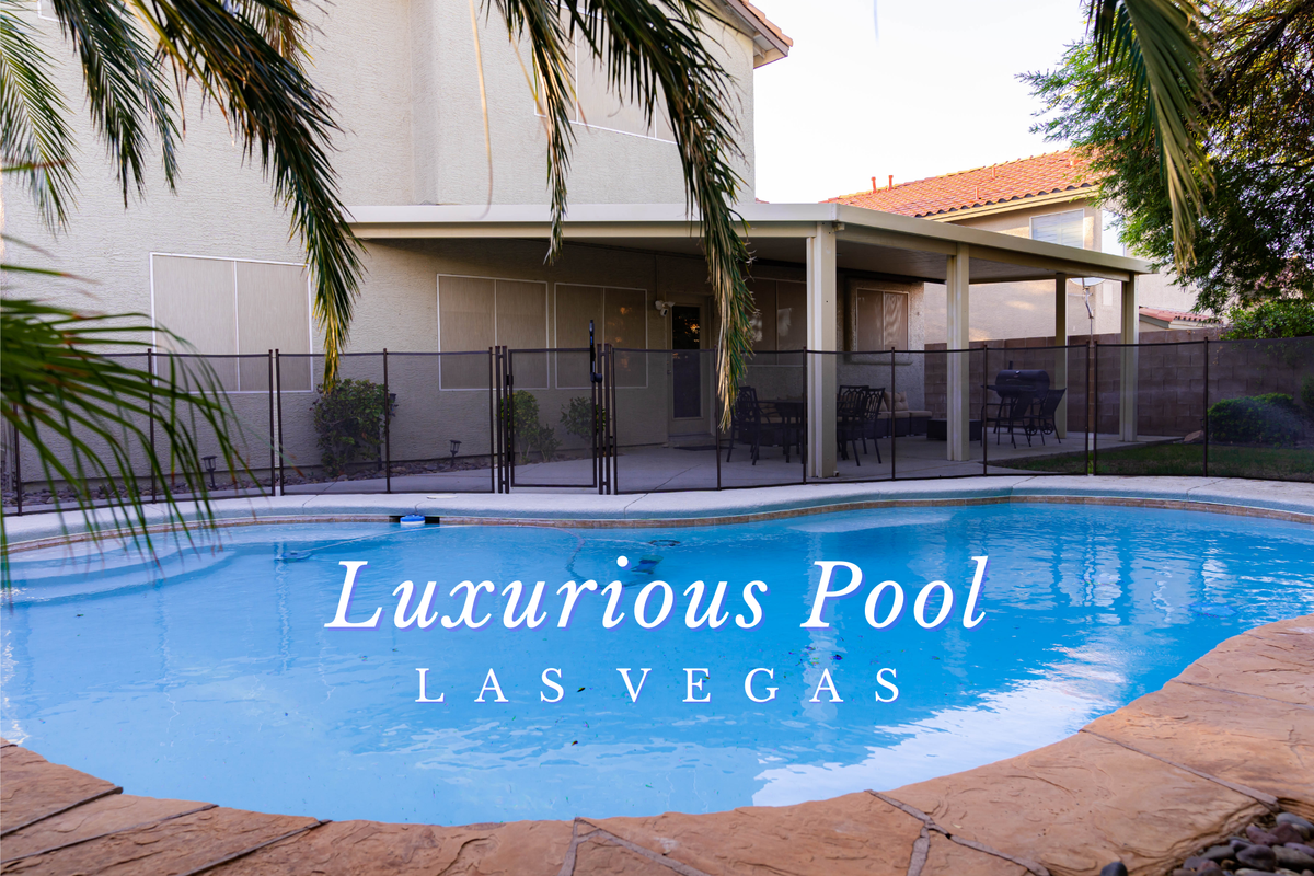 Luxurious Pool Home mins from Las Vegas Strip
