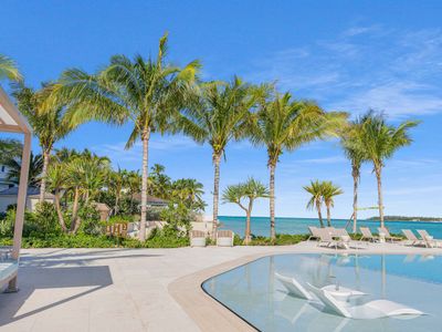 Exclusive Oceanfront Three-bedroom Condo in Nassau