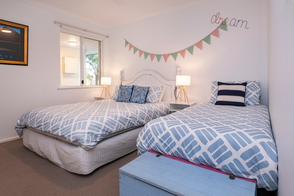 Beach Retreat – Family Friendly gallery image 3