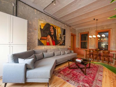 Penelope’s Loft: Just Renovated 5Br in City Centre