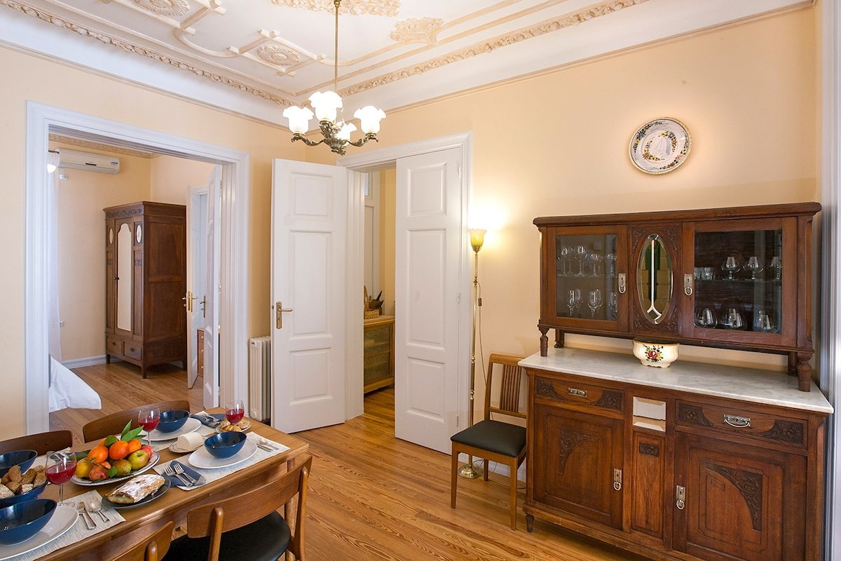 Parthenon View:Acropolis Neoclassical Apt &Terrace gallery image 3