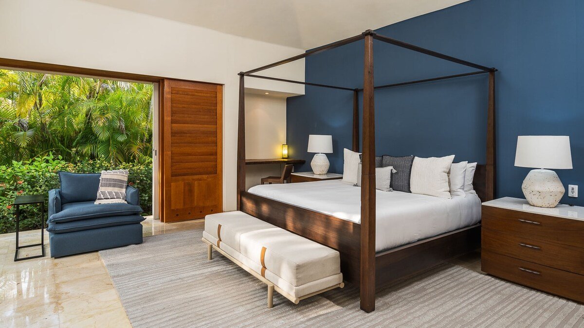 Las Palmas Family Villa With Pool by Golf Course gallery image 2