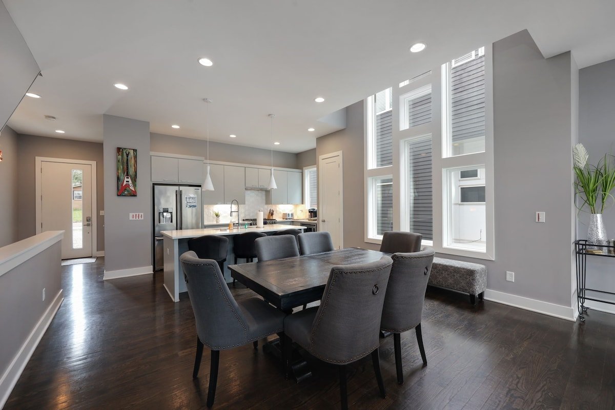 Southside Extraordinaire | Near The Gulch gallery image 5