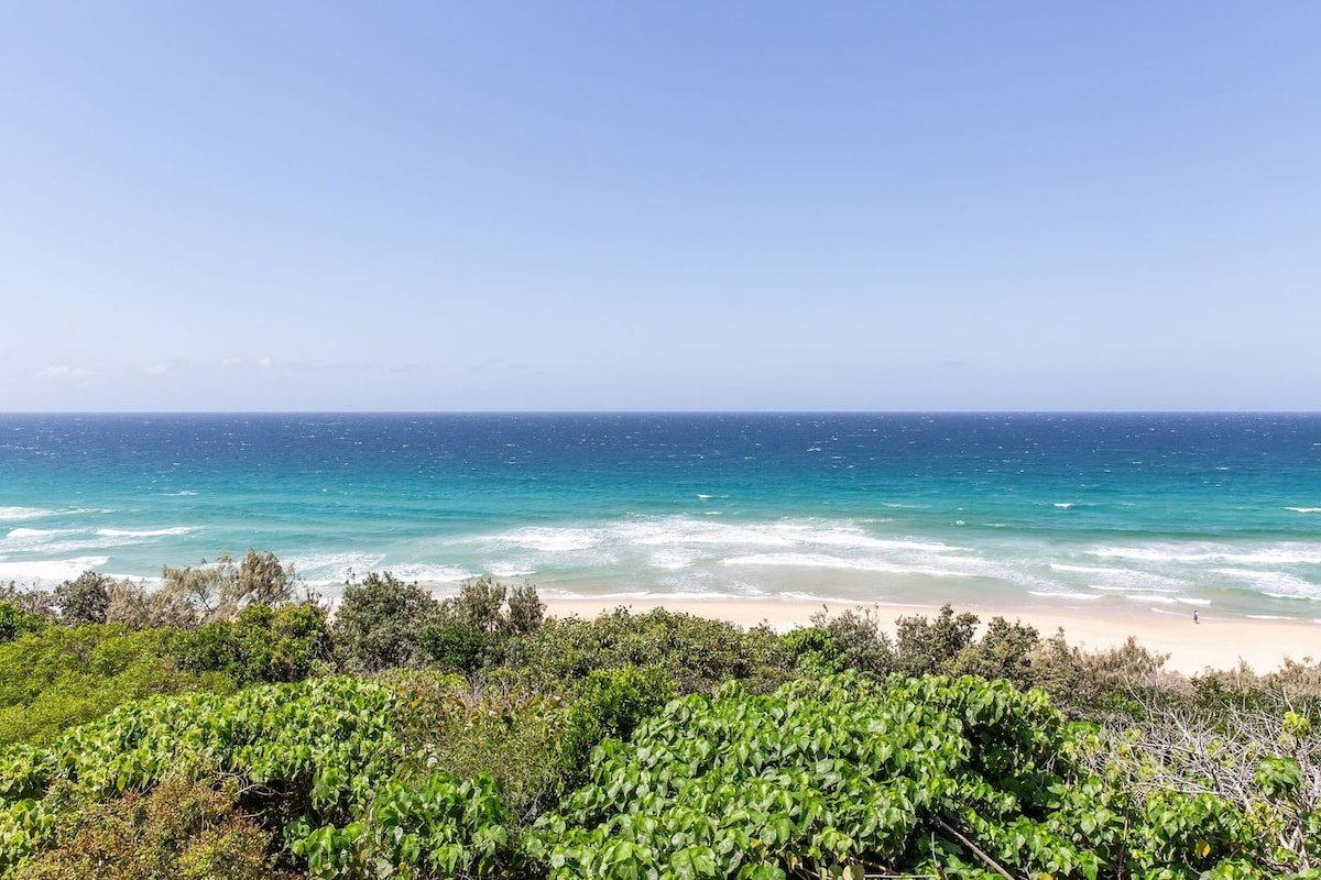 Seabreeze on Sunshine Beach gallery image 3